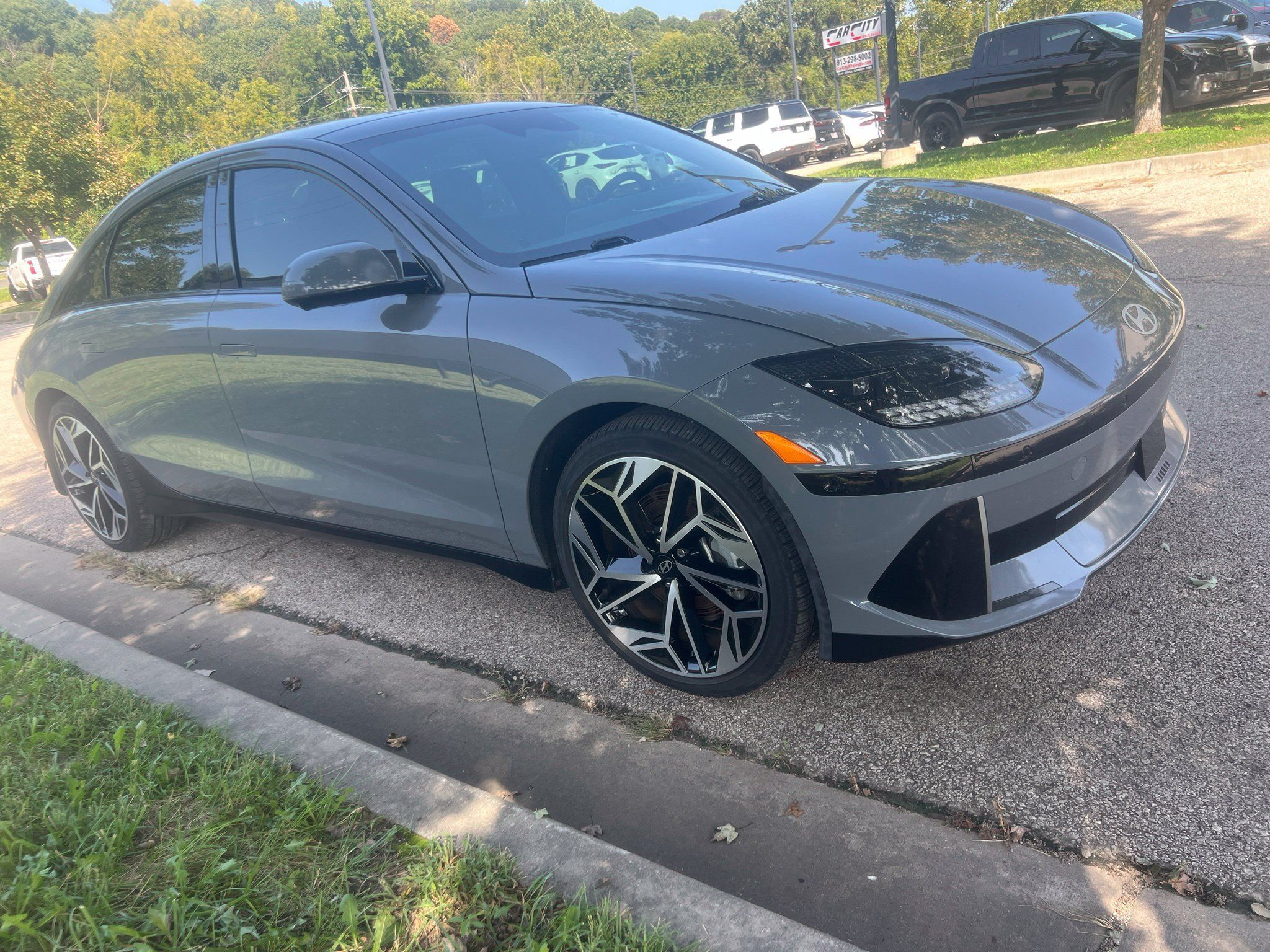 Used 2023 Hyundai Ioniq 6 Limited AWD/4WD image 3