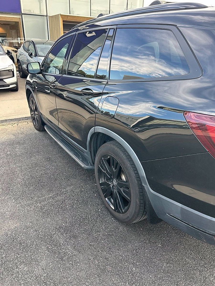 Used 2021 Honda Pilot Black Edition image 8