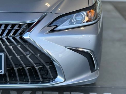 Used 2024 Lexus ES 250 w/ Premium Package AWD/4WD image 5