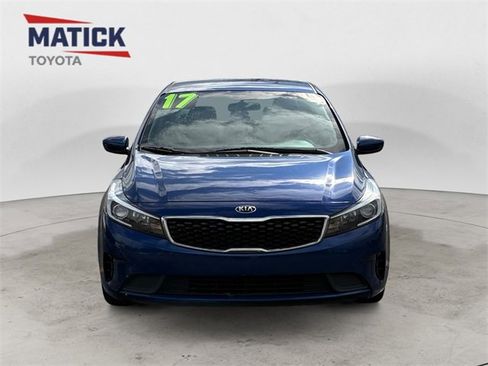 Used 2017 Kia Forte LX image 2