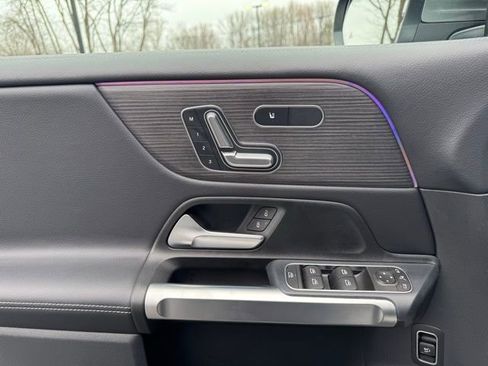 Used 2026 Mercedes-Benz GLB 250 4MATIC image 19