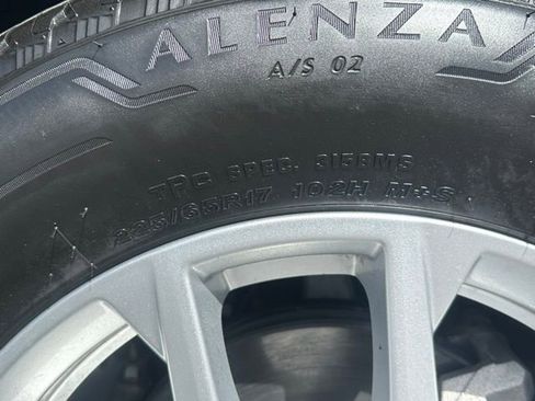 Certified 2024 Chevrolet Equinox LT w/ LPO, Floor Liner Package AWD/4WD image 33