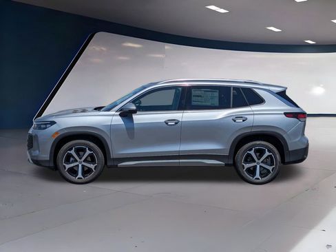 Used 2025 Volkswagen Tiguan S image 6