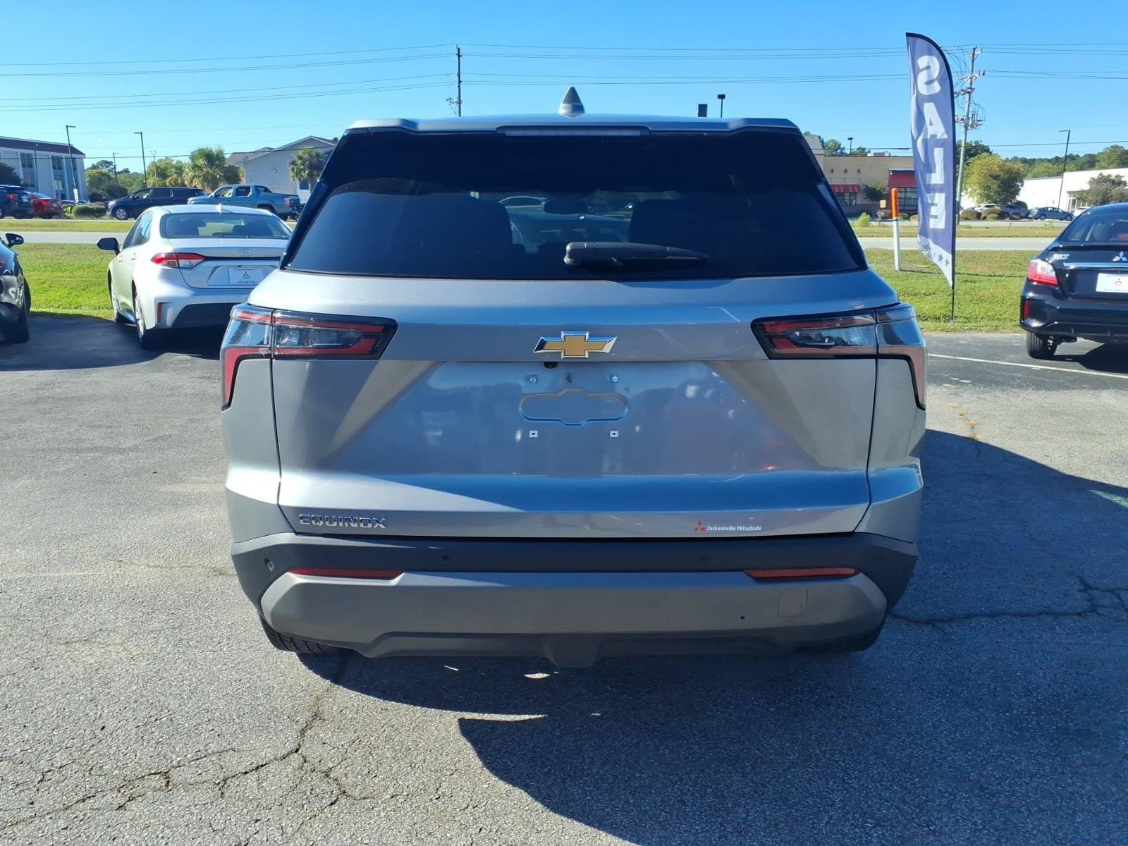 Used 2025 Chevrolet Equinox LT FWD image 3