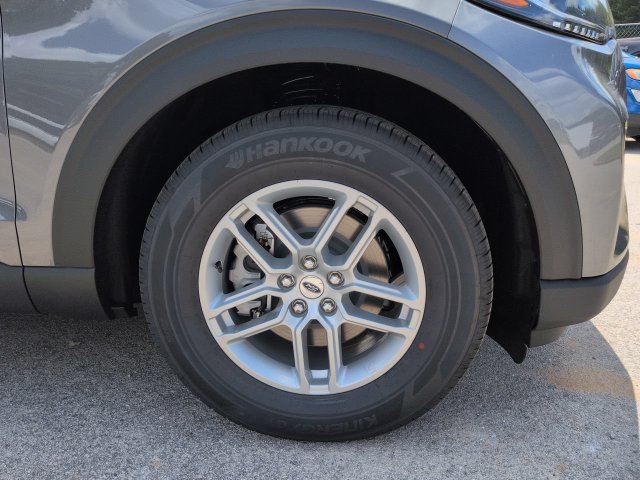 New 2026 Ford Explorer Active RWD image 10