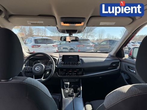 Used 2021 Nissan Rogue SV image 15