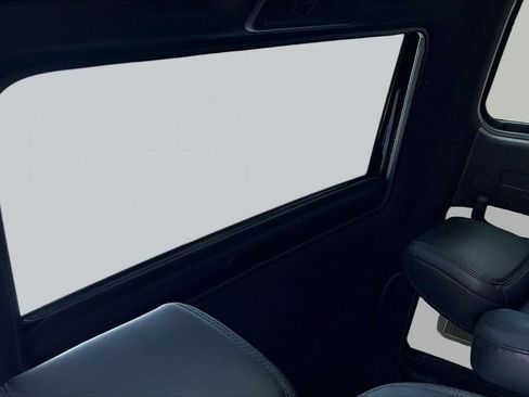 Used 2022 Nissan Frontier PRO-4X w/ Pro-4X Premium Package AWD/4WD image 15