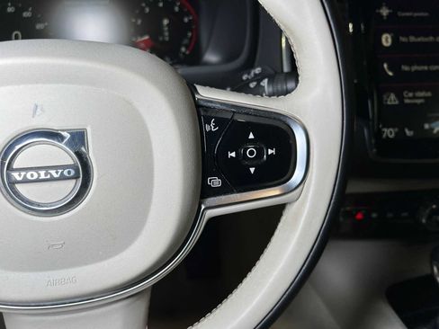 Used 2016 Volvo XC90 T6 Momentum w/ Momentum Plus Package AWD/4WD image 32