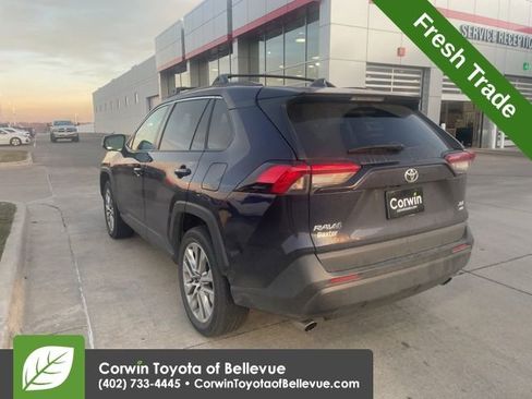 Used 2019 Toyota RAV4 XLE Premium image 6