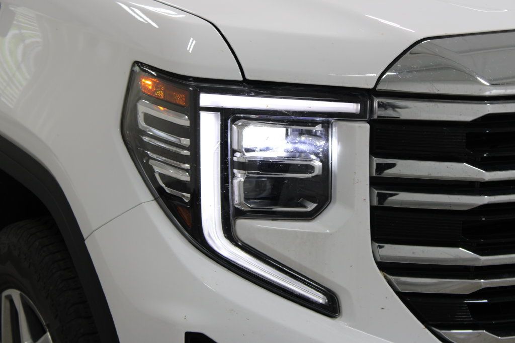 Used 2022 GMC Sierra 1500 SLT AWD/4WD image 12