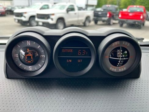 Used 2013 Toyota FJ Cruiser 4WD w/ Upgrade Pkg image 32