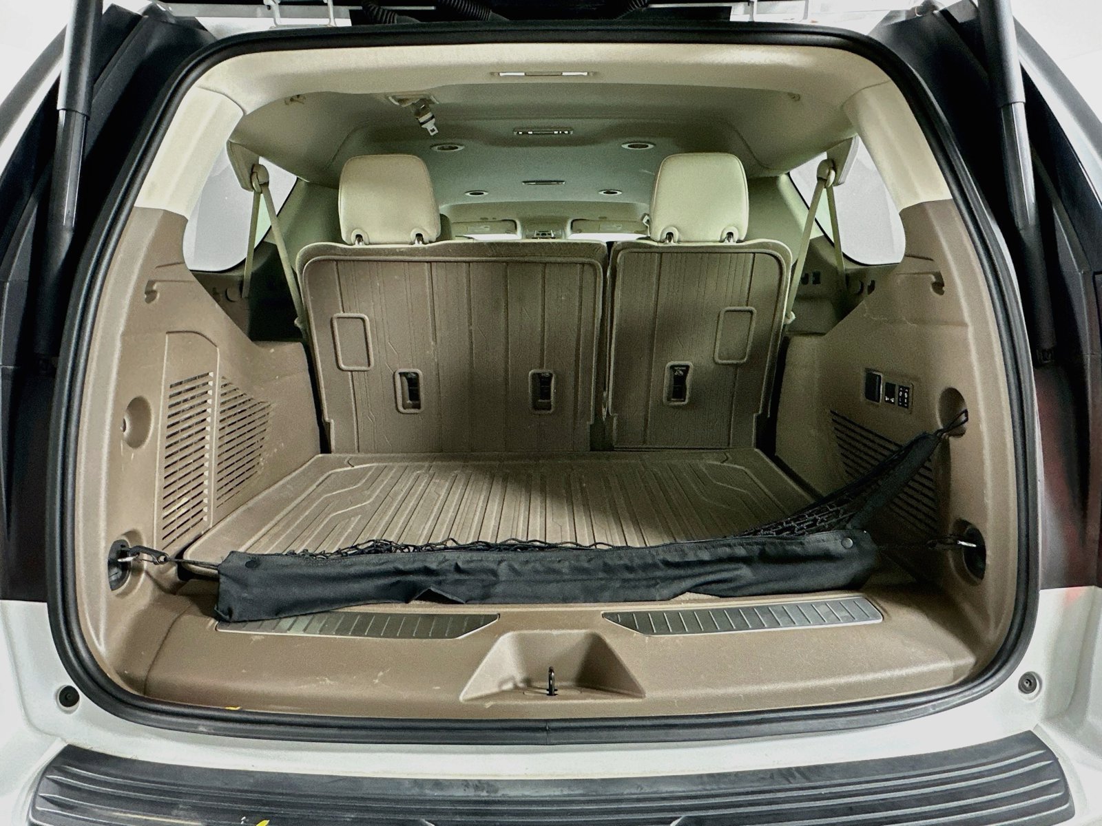 Used 2023 GMC Yukon XL Denali w/ LPO, Floor Liner Package AWD/4WD image 38
