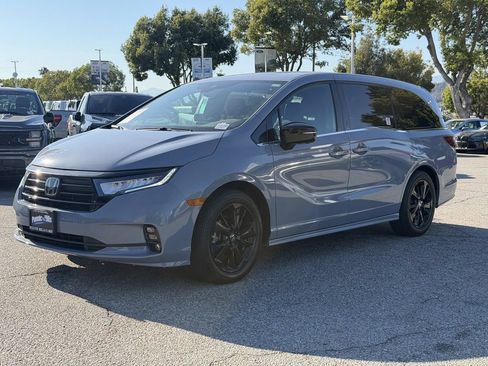 Used 2024 Honda Odyssey Sport image 3