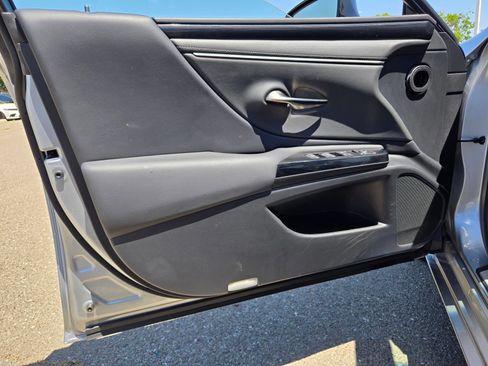 Used 2024 Lexus ES 350 w/ Accessory Package (Z1) FWD image 14