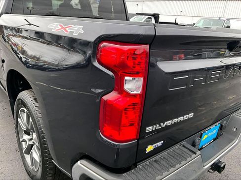 Used 2022 Chevrolet Silverado 1500 LT image 35