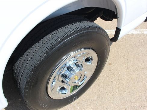 Used 2025 Chevrolet Express 3500 LT w/ LT Preferred Equipment Group RWD image 34