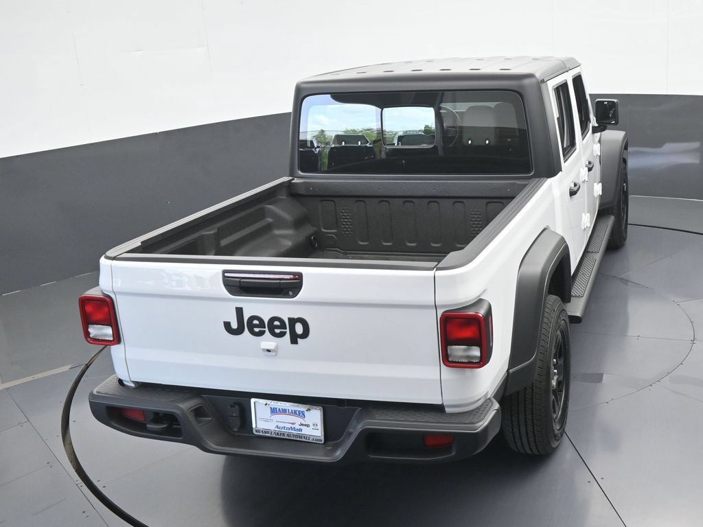 Used 2025 Jeep Gladiator Sport AWD/4WD image 46