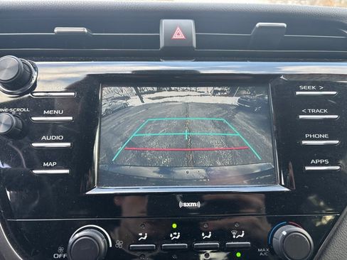 Used 2020 Toyota Camry LE image 26