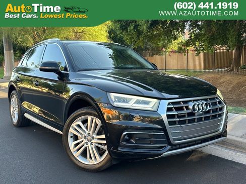 Used 2019 Audi Q5 Prestige w/ Prestige Package image 1