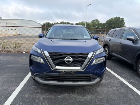 Used 2021 Nissan Rogue SV AWD/4WD image 2