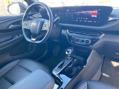 Used 2025 Buick Envista Sport Touring image 8