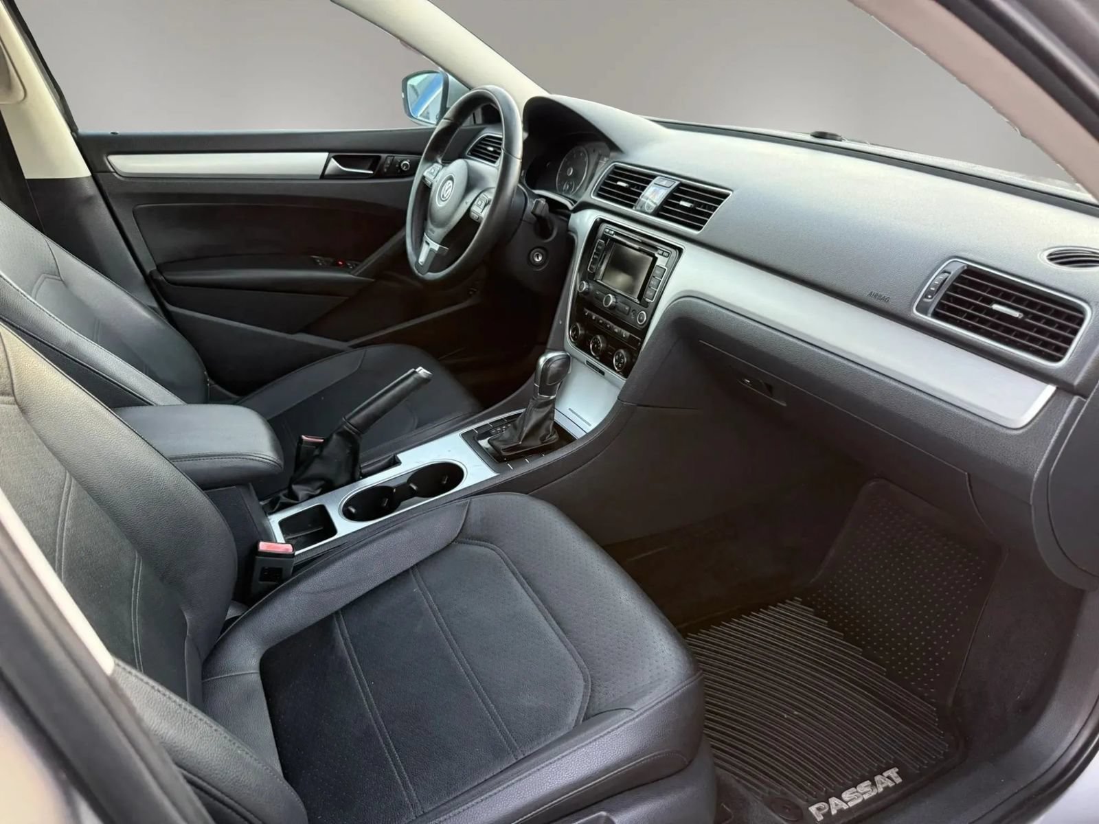 Used 2013 Volkswagen Passat 2.5 SE FWD image 17