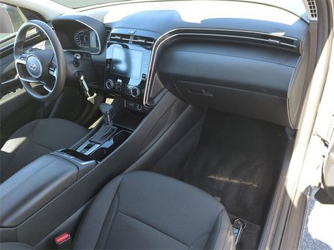 Used 2024 Hyundai Tucson SE image 17