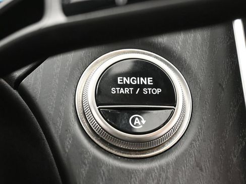 Used 2025 Mercedes-Benz E 350 Sedan image 34
