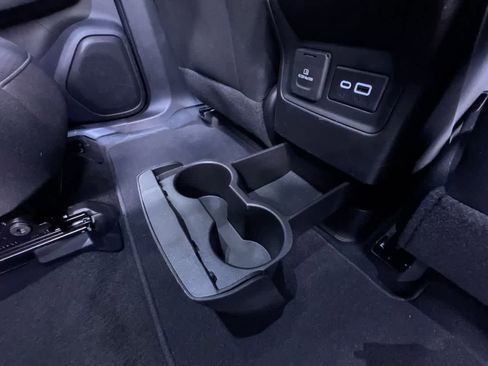 Used 2023 GMC Acadia SLE w/ Driver Convenience Package FWD image 41