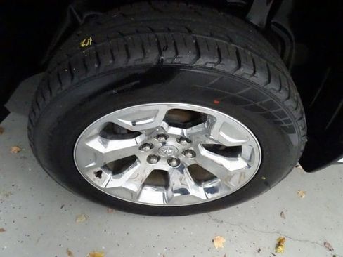 Certified 2023 RAM 1500 Big Horn image 29