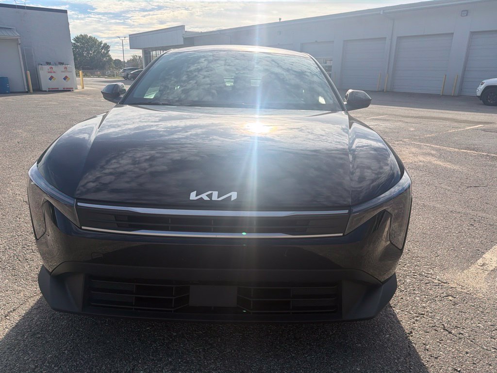 Certified 2025 Kia K4 FWD image 2
