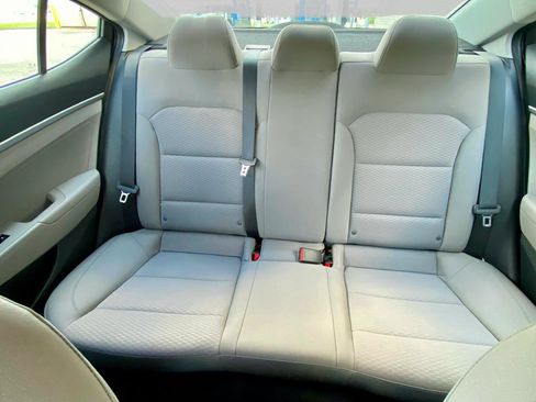 Used 2020 Hyundai Elantra SE FWD image 26