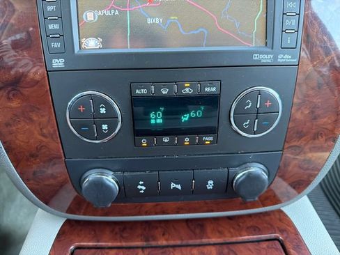 Used 2012 Chevrolet Tahoe LTZ AWD/4WD image 14