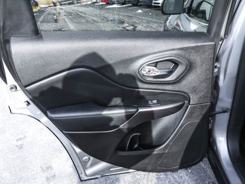 Used 2020 Jeep Cherokee Latitude Lux w/ Comfort/Convenience Group image 31