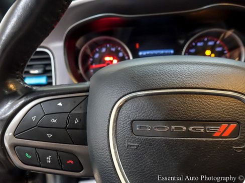 Used 2020 Dodge Charger SXT w/ Leather Interior Group image 17