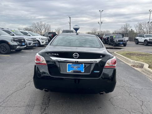 Used 2014 Nissan Altima 2.5 S w/ Display Audio Package image 4