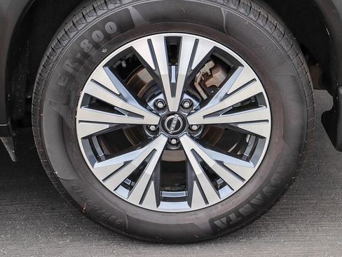 Used 2023 Nissan Rogue SV FWD image 12