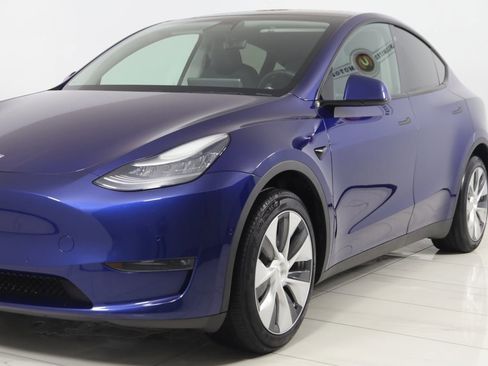 Used 2020 Tesla Model Y Long Range image 49