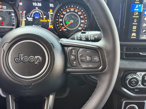 Used 2025 Jeep Wrangler Sport AWD/4WD image 33