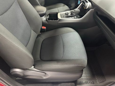 Used 2025 Toyota RAV4 LE AWD/4WD image 59