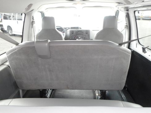 Used 2011 Ford E-150 and Econoline 150 Wagon w/ PWR Windows & Locks Group RWD image 24