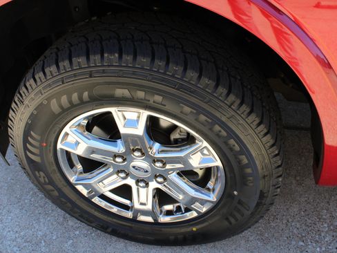 Used 2018 Ford F150 Lariat w/ Equipment Group 502A Luxury image 17