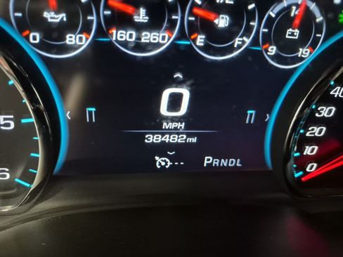 Used 2017 Chevrolet Suburban LT w/ Z71 Midnight Edition AWD/4WD image 23