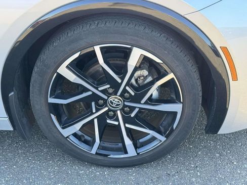 Used 2024 Toyota Prius Prime FWD image 8