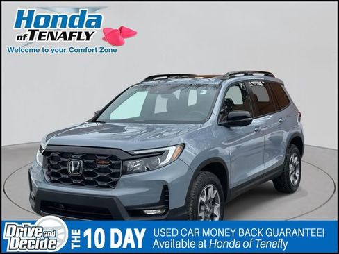 Used 2022 Honda Passport TrailSport image 2