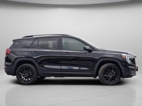 Used 2024 GMC Terrain SLE w/ Elevation Edition AWD/4WD image 20