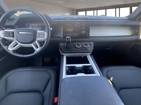 Used 2025 Land Rover Defender 110 S image 15