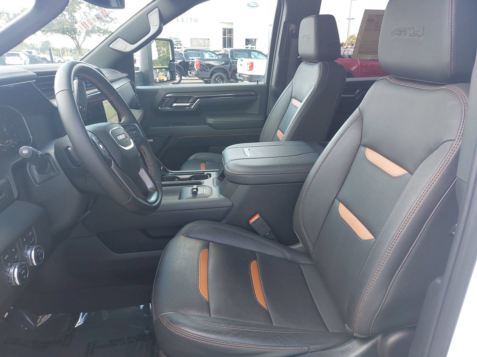 Used 2024 GMC Sierra 2500 AT4 w/ AT4 Preferred Package AWD/4WD image 14