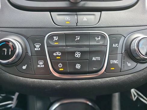 Used 2023 Chevrolet Malibu LT FWD image 28