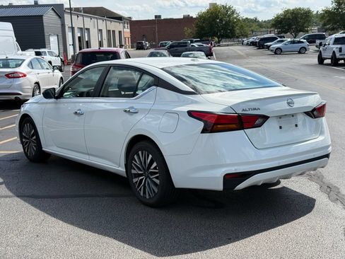 Used 2025 Nissan Altima 2.5 SV FWD image 6